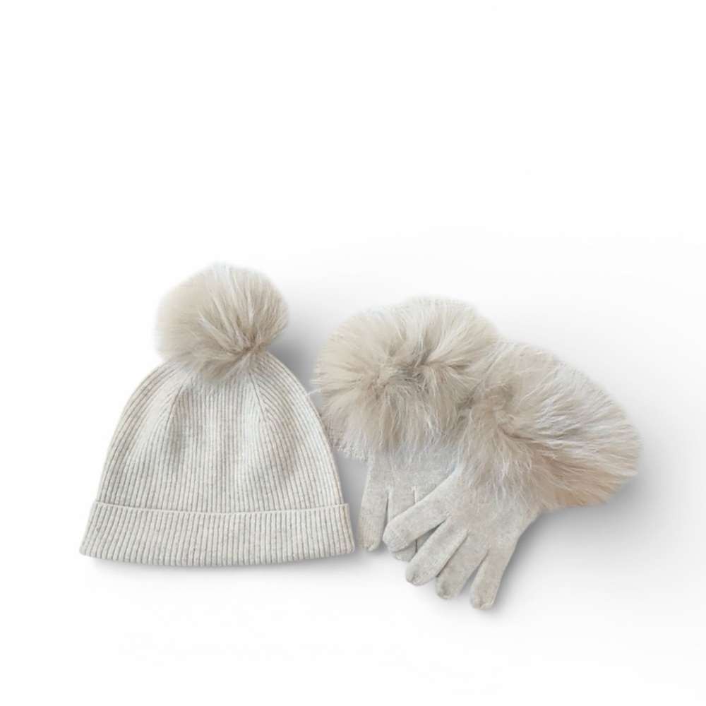 NEW Sofia Cashmere Beige Neutral 100% Cashmere Fox Fur Trim Pom Pom Hat & Gloves